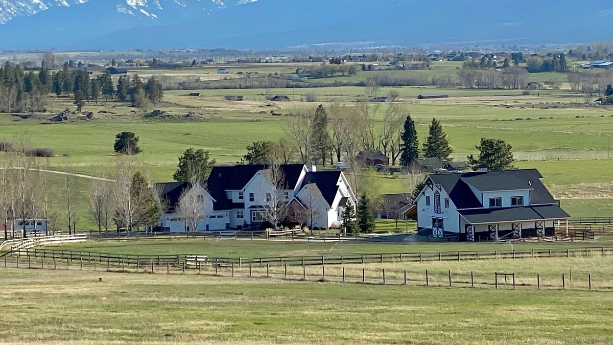 Corvallis House | Inspiring Views and Relaxing Montana Ranch Vacation!