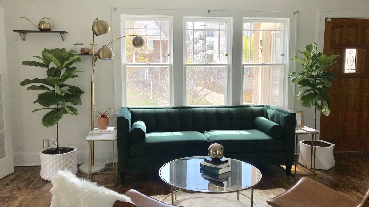 Lowry Hill East House | Insta Worthy in Uptown Minneapolis, close to 100s of restaurants