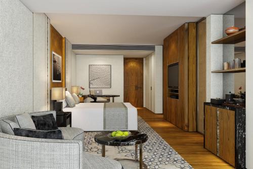 Pazhou Residential District Hotel | InterContinental Guangzhou Exhibition Center by IHG - Free shuttle between hotel and Exhibition Center during Canton Fair & Exhibitor registration Counter