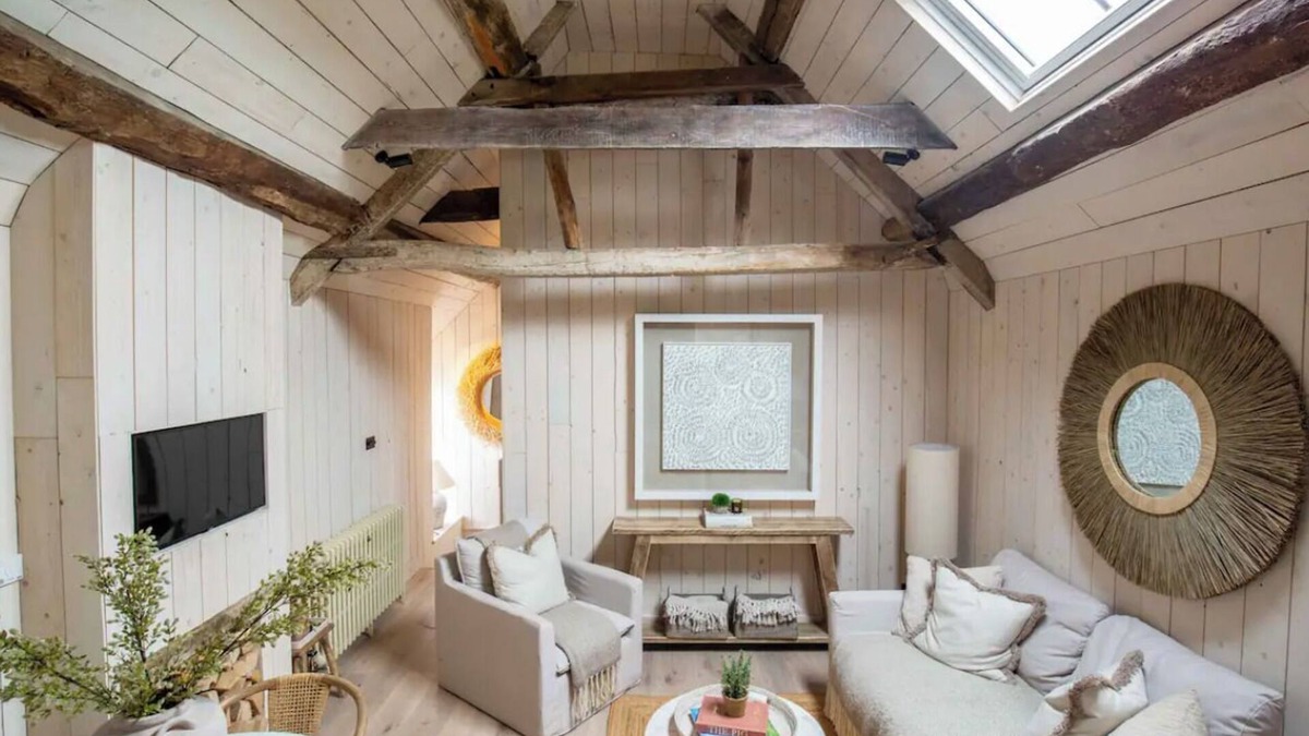 Adderbury House | Interior Designed Cotswolds Coach House Opposite Open Fields
