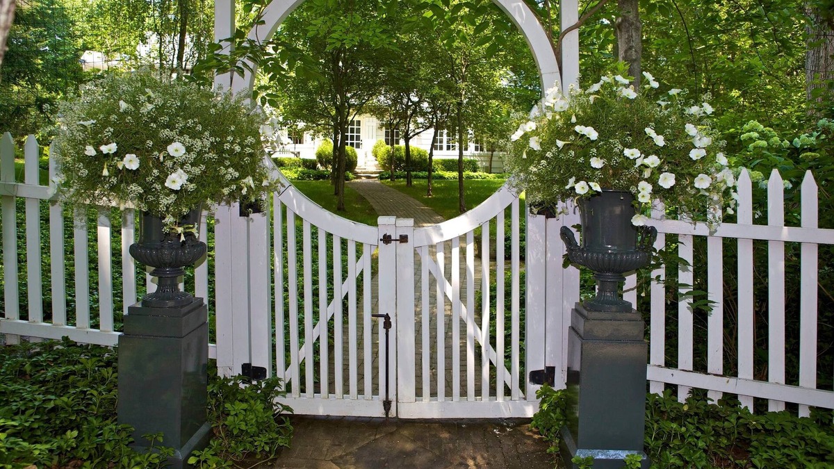 Weston House | Interior Designer's Enchanting Home with Private Beach 1.5hrs from Brooklyn
