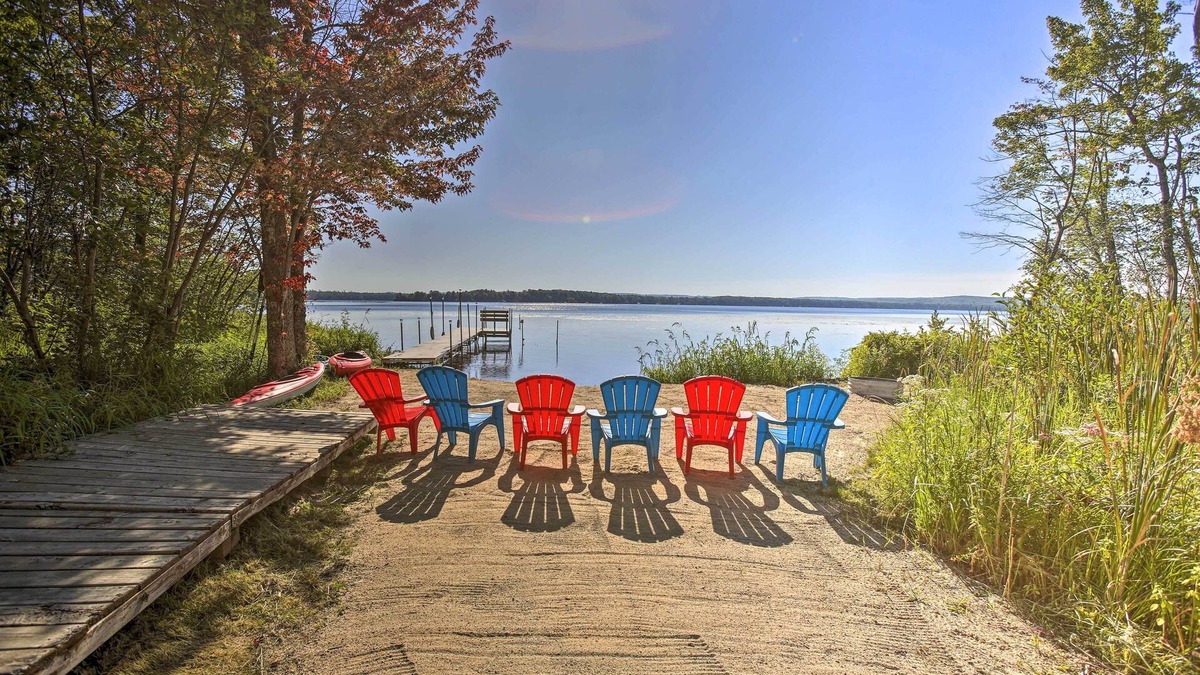 Interlochen House | Interlochen Home on Green Lake w/Dock & Beach!