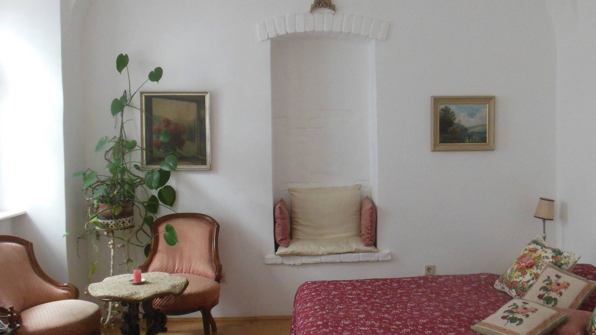 Josefstadt Apartment | Intimate and elegant atmosphere in the heart of Vienna