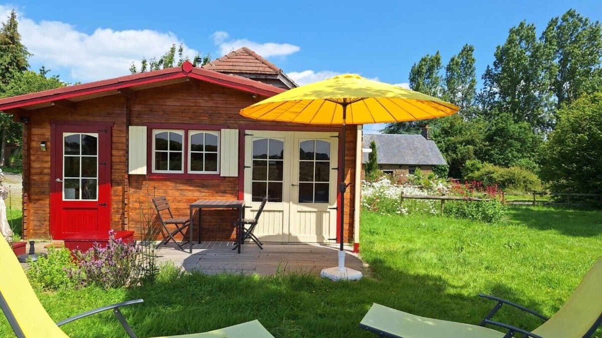 Saint-Mars-d'Egrenne Ski Chalet | Intimate, sunny châlet for 2 people in southern Normandy