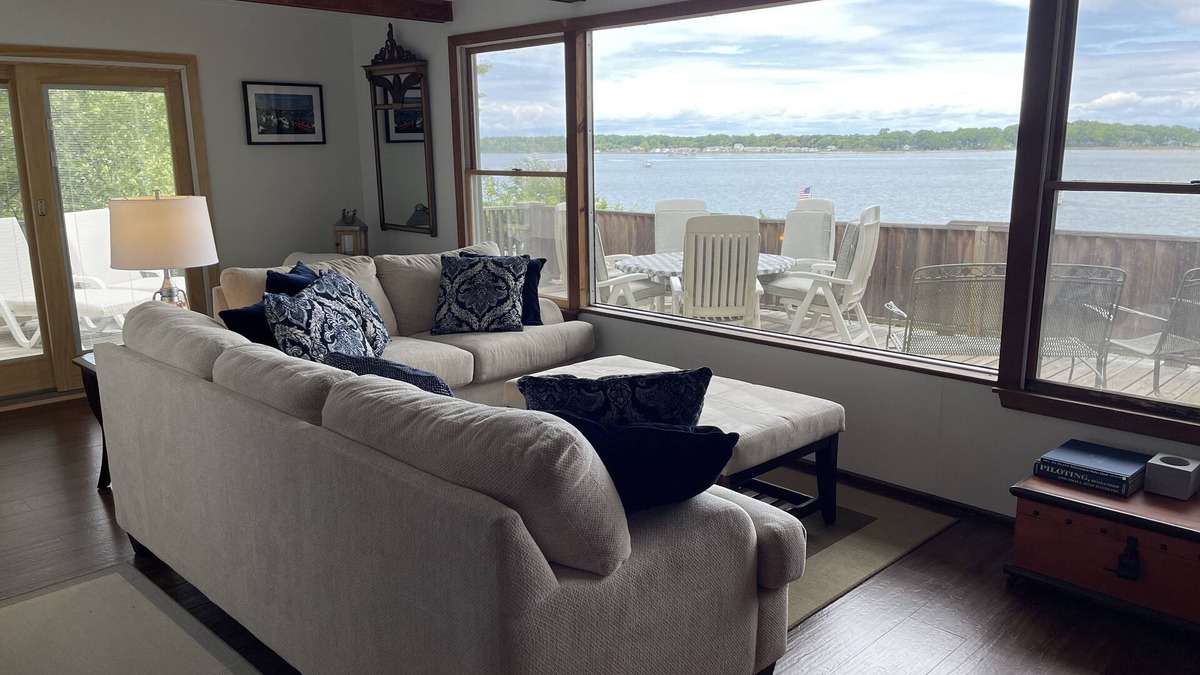 Shelter Island Heights House | Intimate Island Getaway with Stunning 180˚ Waterfront Views