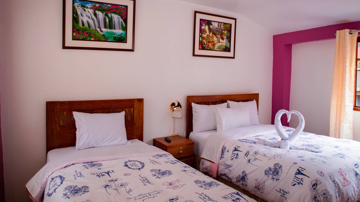 Ollantaytambo House | Intitambo three star hotel with panoramic view of the mountains