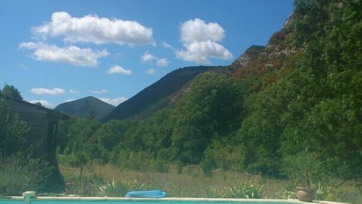 Die House | Into the wild: Charming house, surrounded by nature, large private pool.