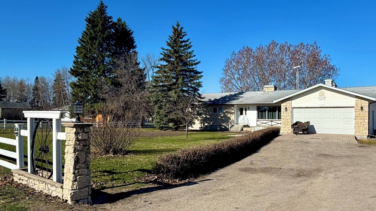 Hudson Bay House | Into The Wild Get Away Hudson Bay, Saskatchewan