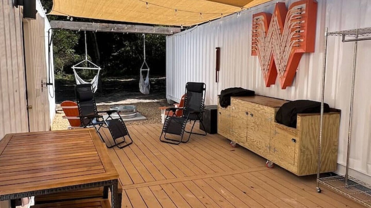 Athens Apartment | “Into The Wild” Glamp-Container