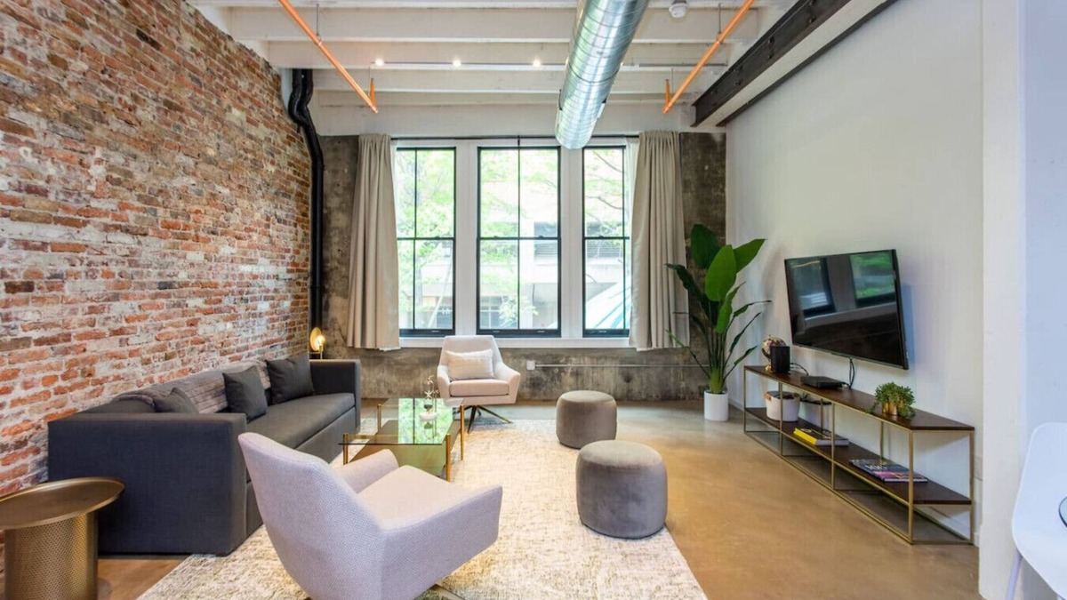 Washington Square West House | Inventors' Loft - Luxury, Upscale, Quiet 2BD!