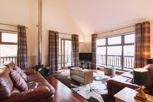Fort William House | Inverskilavulin Estate Lodges