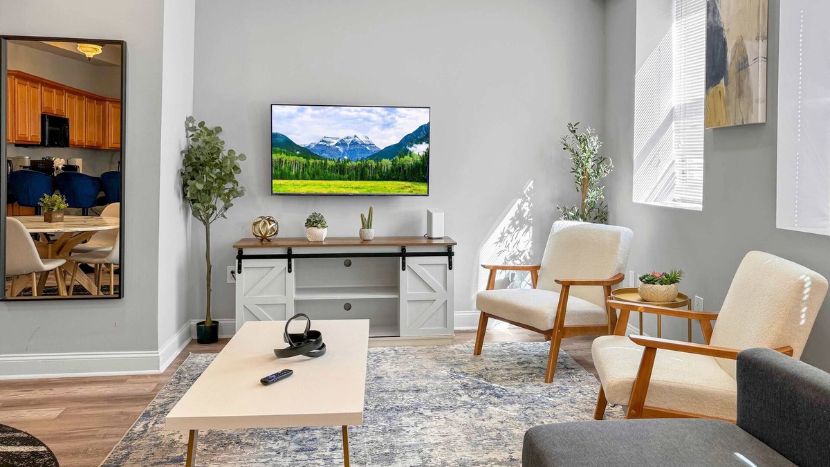 Old City Apartment | Inviting 1BD | 5 Beds | Steps to Independence Hall