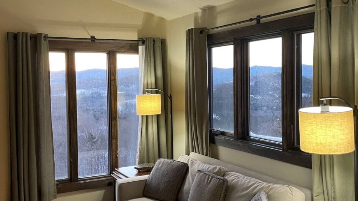 Warren Ski Chalet | Inviting 2-bedroom chalet with views in Warren - Perfect for a cozy getaway