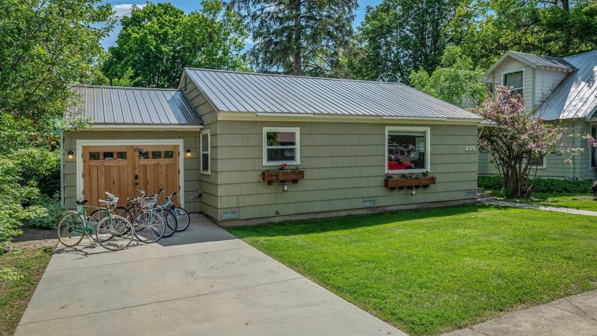 Sandpoint House | Inviting and Comfortable | 2 Bed, 2 Bath