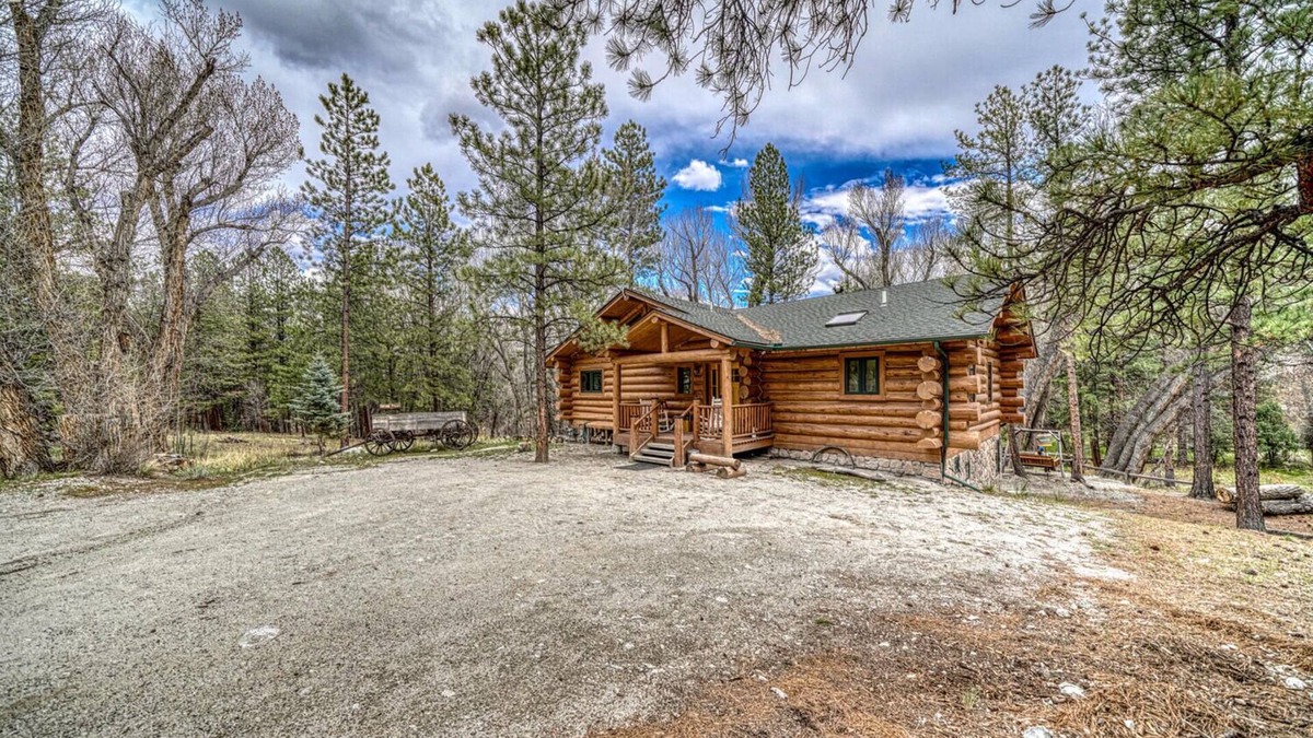 Nathrop Cabin | Inviting and Relaxing-Cliffs and Streams!