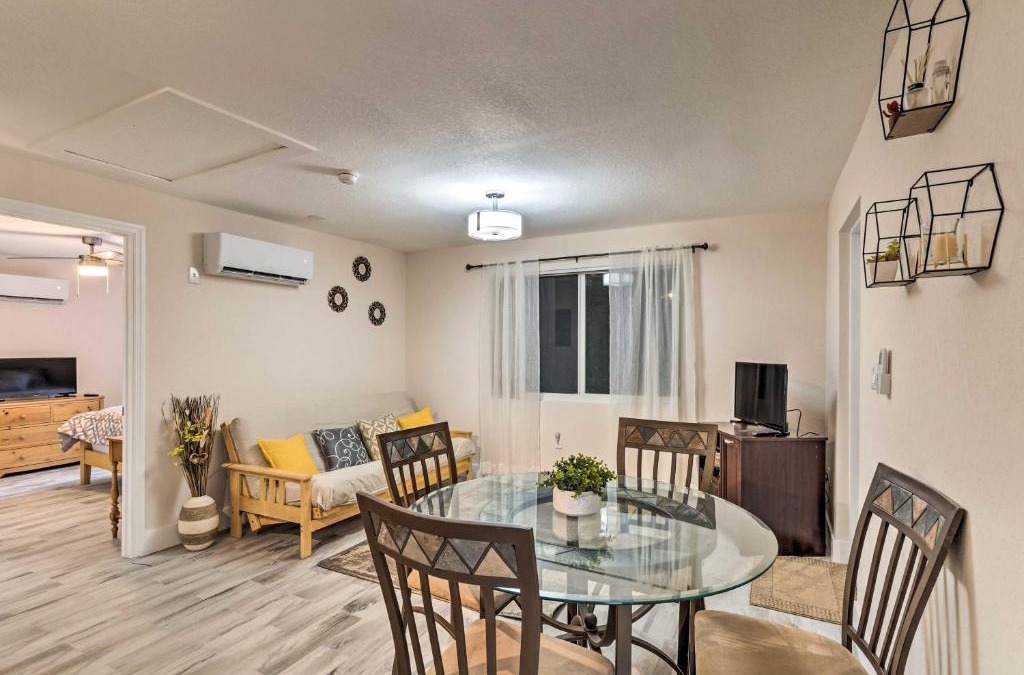Riviera Beach Apartment | Inviting Apartment Less Than 2 Mi to Riviera Beach!