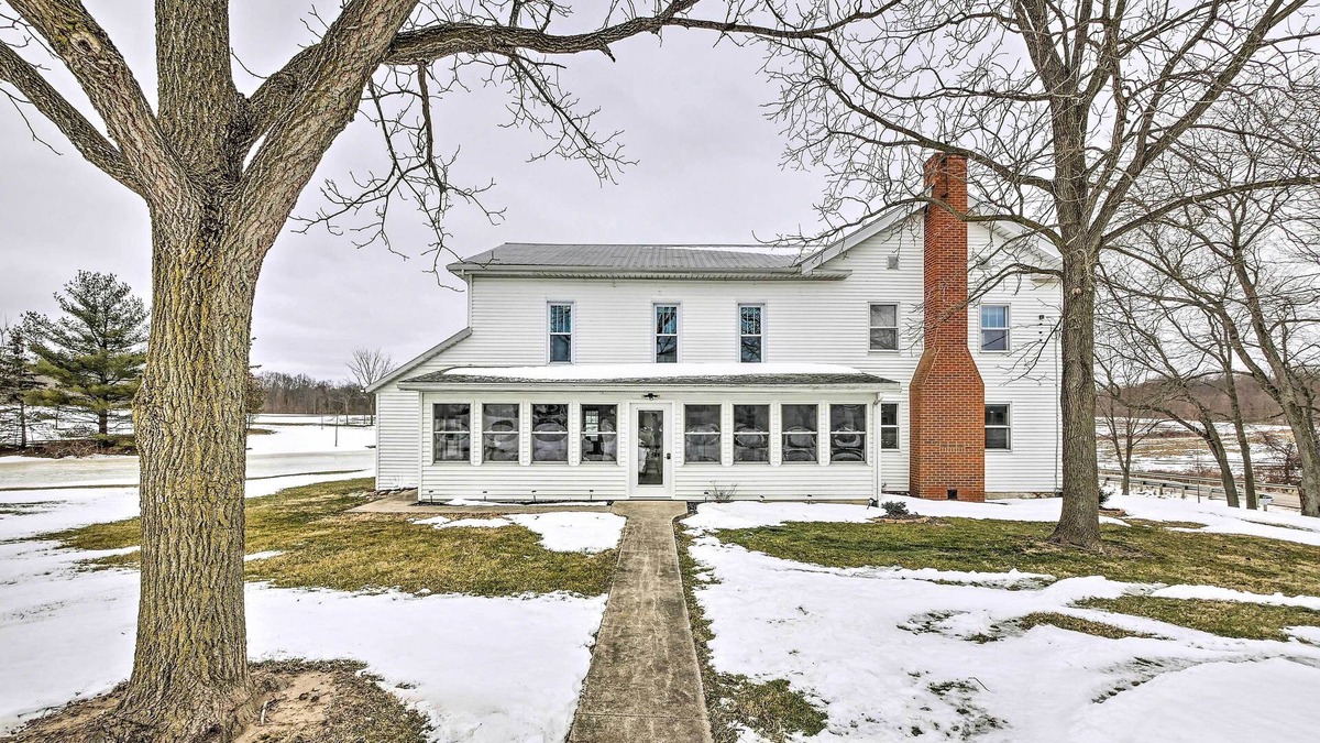 Ashland House | Inviting Ashland Farmhouse: 7 Mi to Downtown!