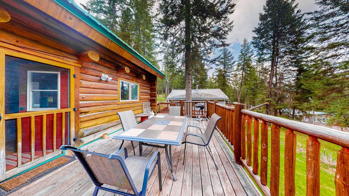 Enterprise Cabin | Inviting cabin with mountain view, fireplace, full kitchen, W/D, & back porch