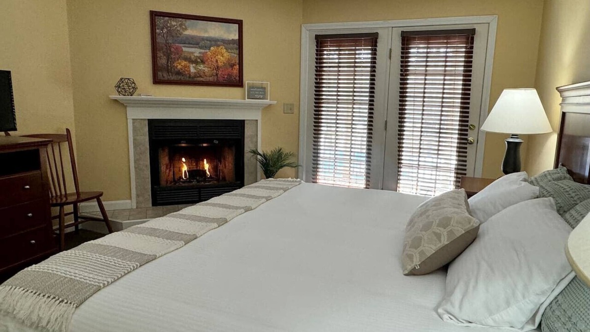 Francestown House | Inviting Condo w Fire Place & Hot Tub