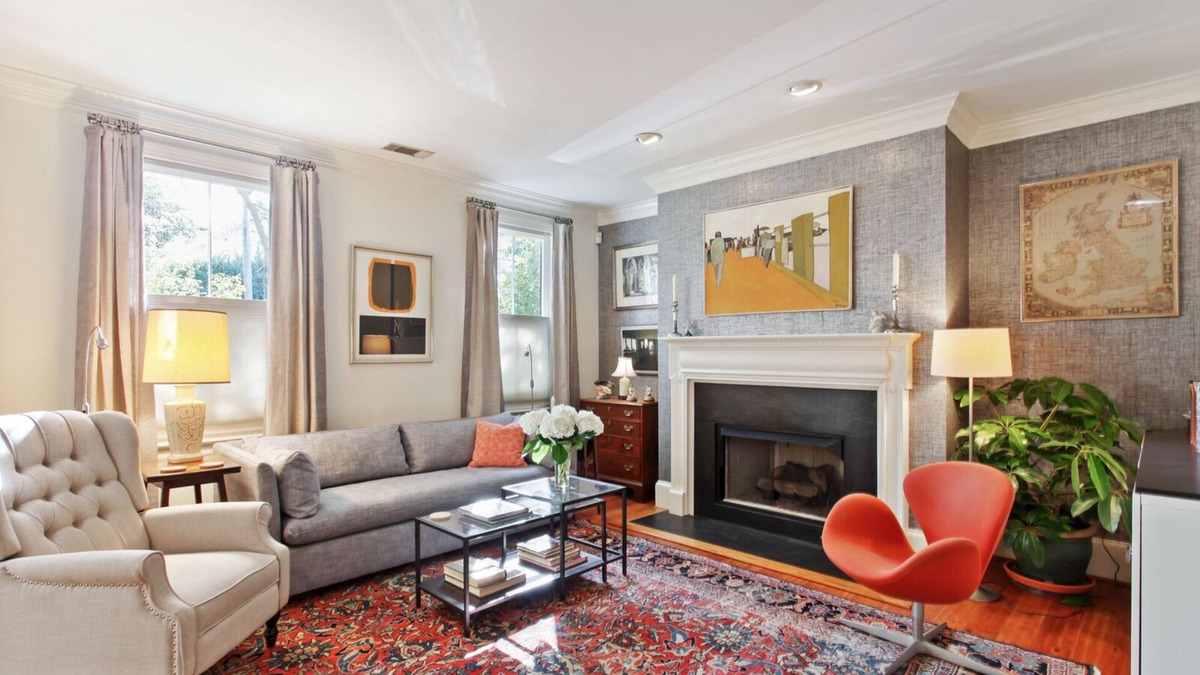Historic Downtown Savannah Apartment | Inviting garden level apartment, The JAD Cox Suite