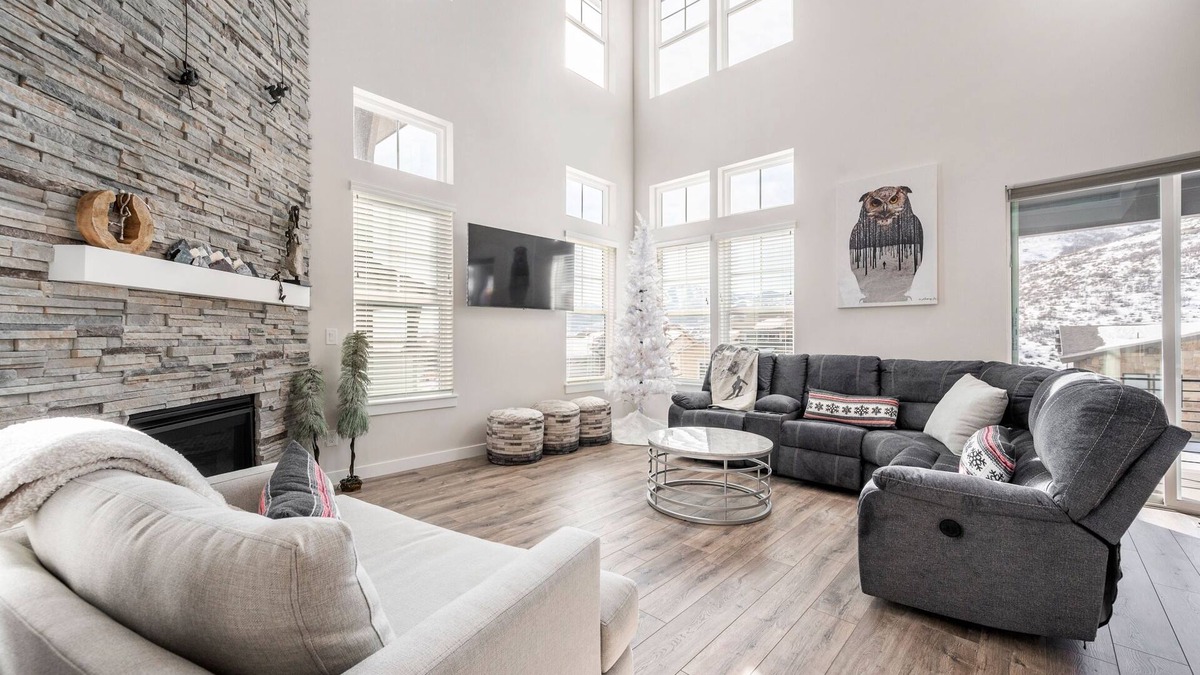 Deer Mountain House | Inviting Hideout Townhome w/Balcony & Lake Views!