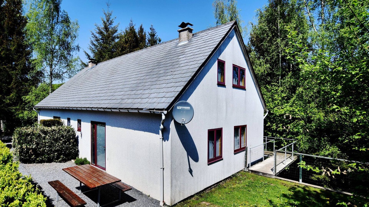 Masbourg House | Inviting Holiday Home in Masbourg with Sauna and Garden
