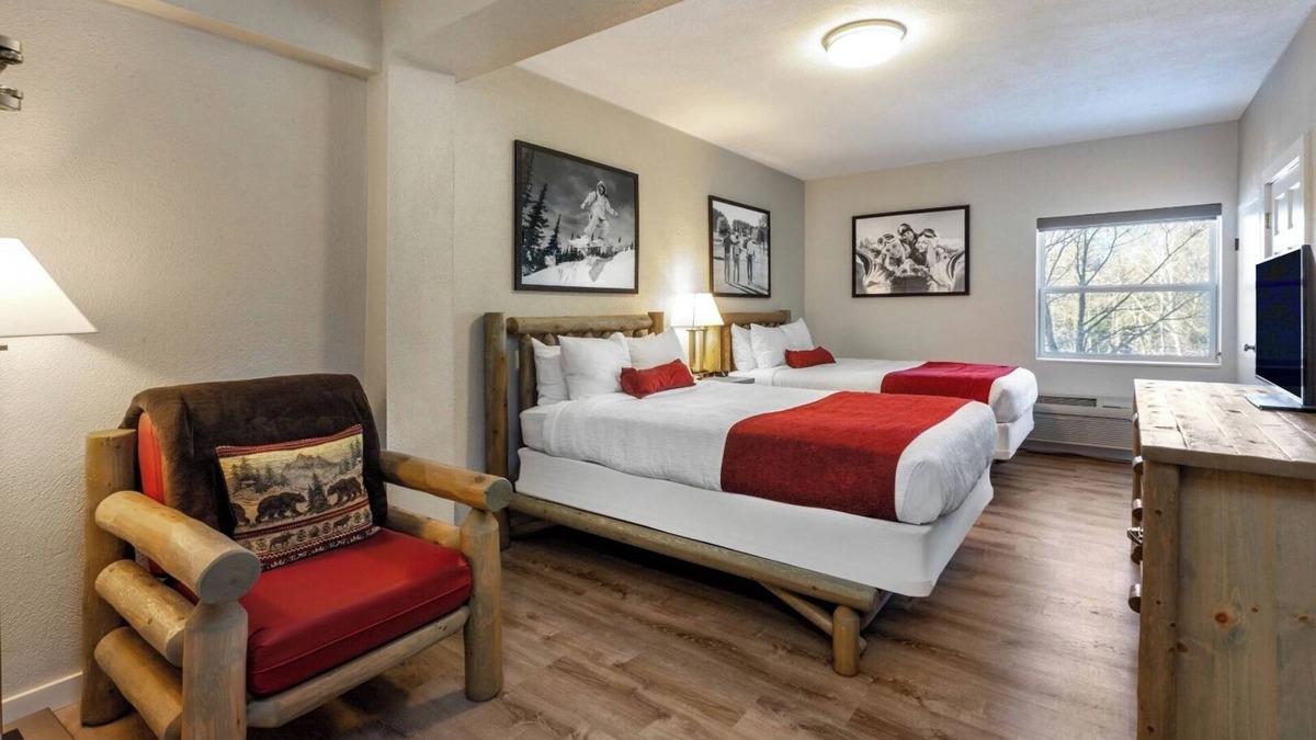 Iron Mountain Hotel | Inviting Lodge with Family-Friendly Amenities - Near Local Attractions