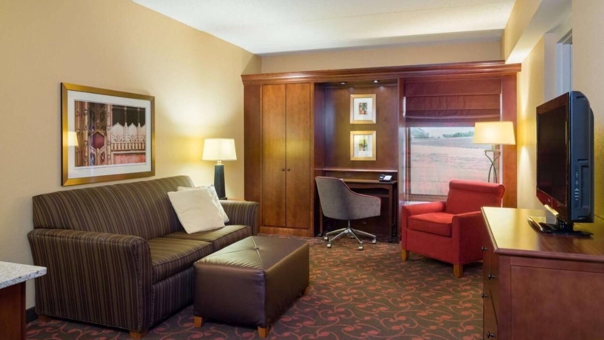 Carlisle Hotel | Inviting Retreat with In-Room Movies and Free Breakfast – Steps from I-76 Access