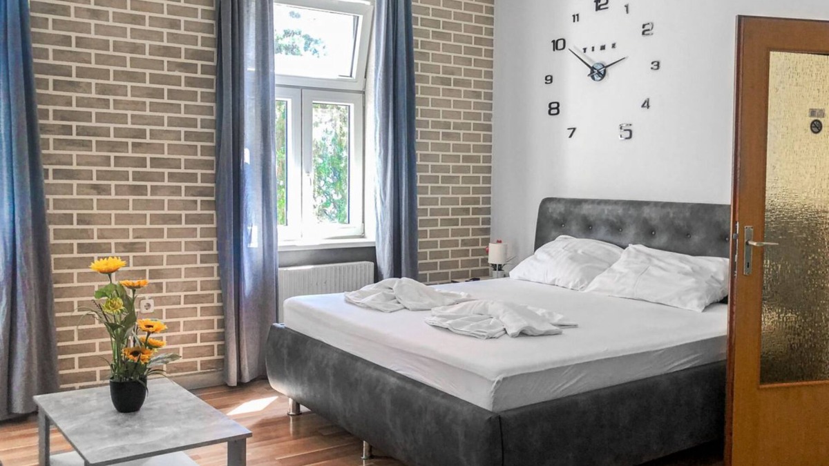 Simmering Apartment | Inviting Simmering Apartment with 2 Bedrooms