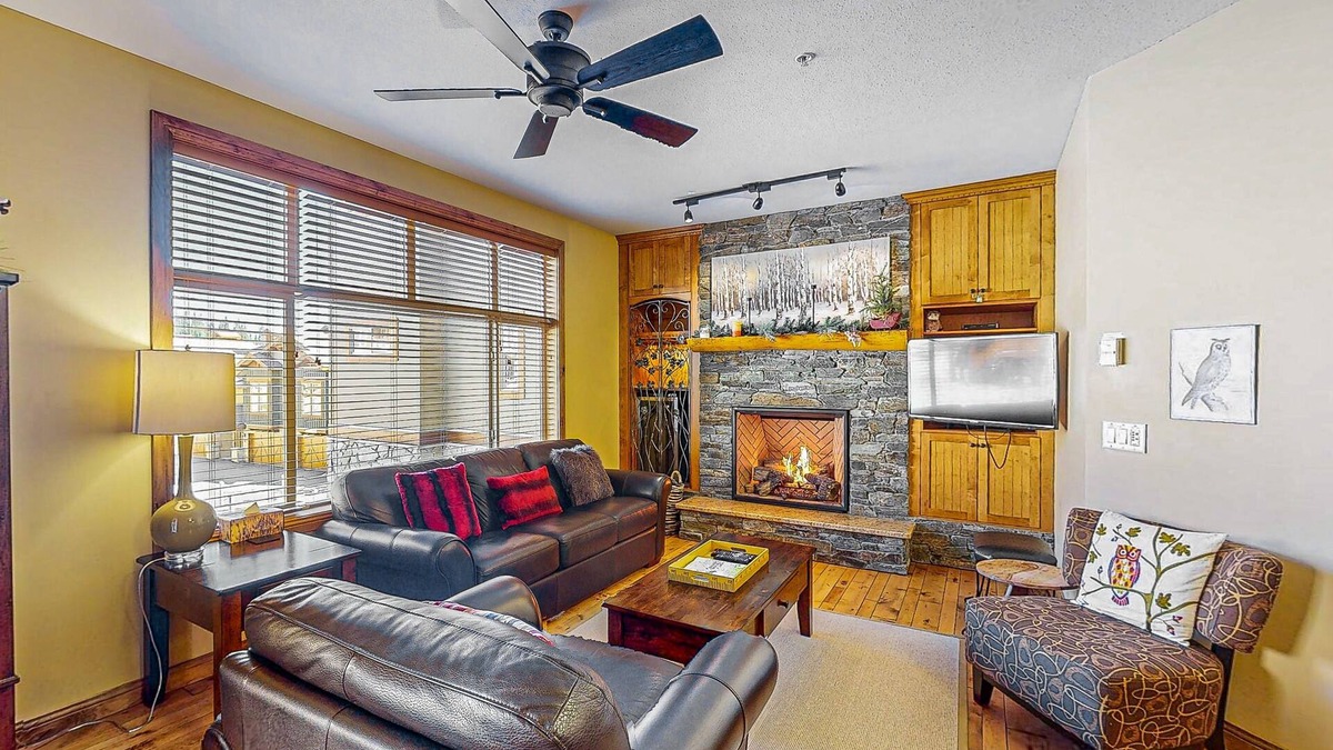 Big White Ski Resort Apartment | Inviting ski-in/out condo with private hot tub, fireplace & elevator