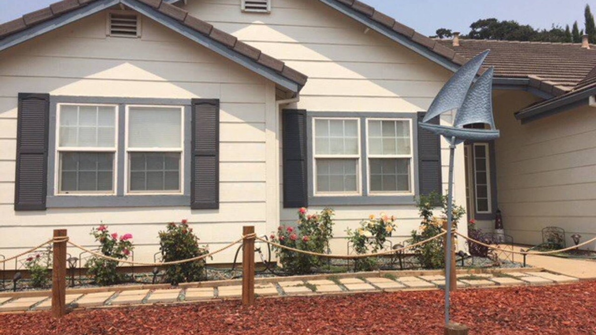 Ione House | Ione Captains Cottage With 3 separate BEDROOMS Close to Town. Centrally located.