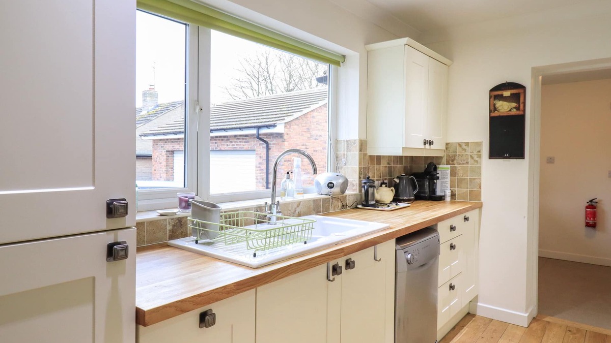 Morpeth Cottage | IREBY HOUSE, pet friendly, with open fire in Morpeth