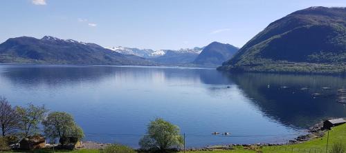 Volda Apartment | Irenegarden - Fjord view holiday home