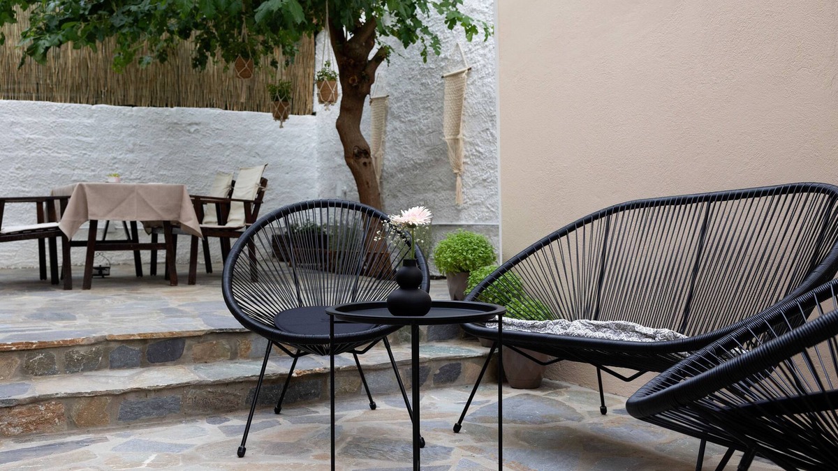 Aigaleo House | Irida's detached house with lovely yard in Athens center