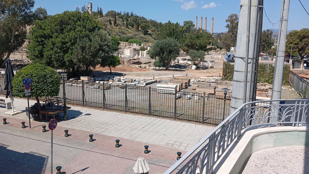 Elefsina Apartment | IRIS Baroque aparment