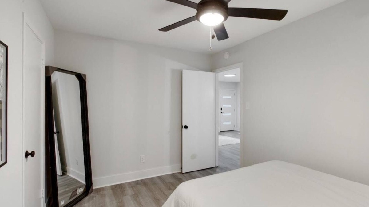 Irish Channel Apartment | Irish Channel Charm. Cozy, Convienent, and Charming. Pet-Friendly!
