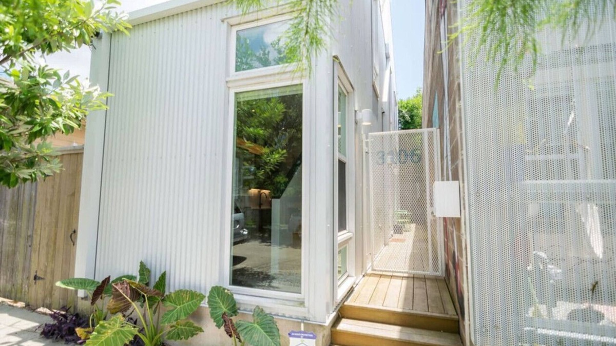 Irish Channel House | Irish Channel Home - AIA Award-Winning Modern Home