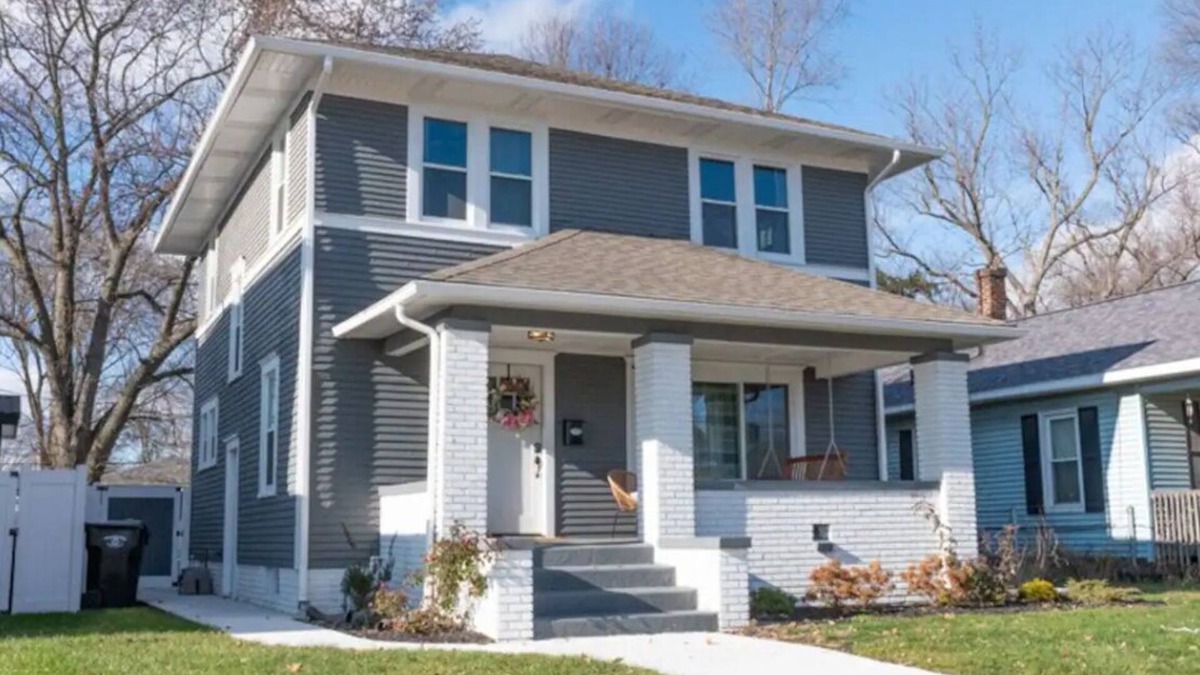 Northeast South Bend House | IRISH COVE GETAWAY! Walk to Notre Dame! Host a Tailgate with 2 homes!