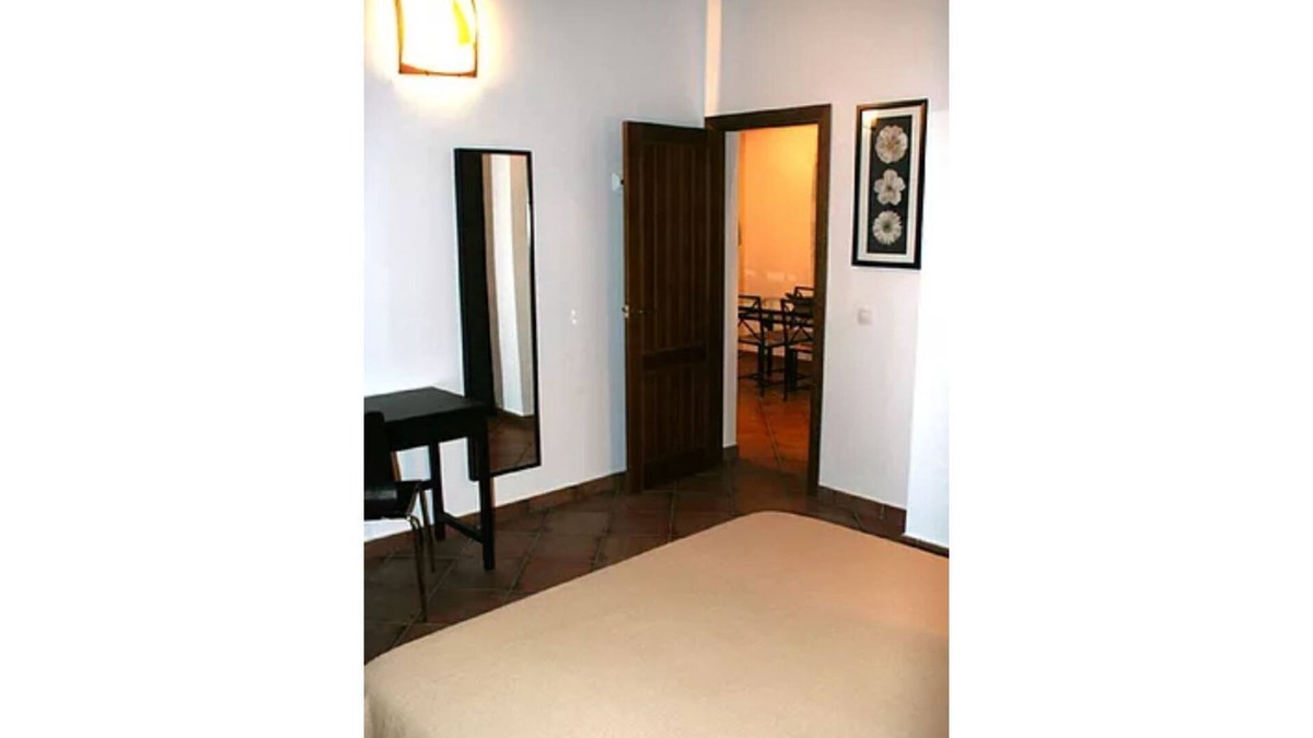 El Almendro Cottage | Iron House - La Mina Rural