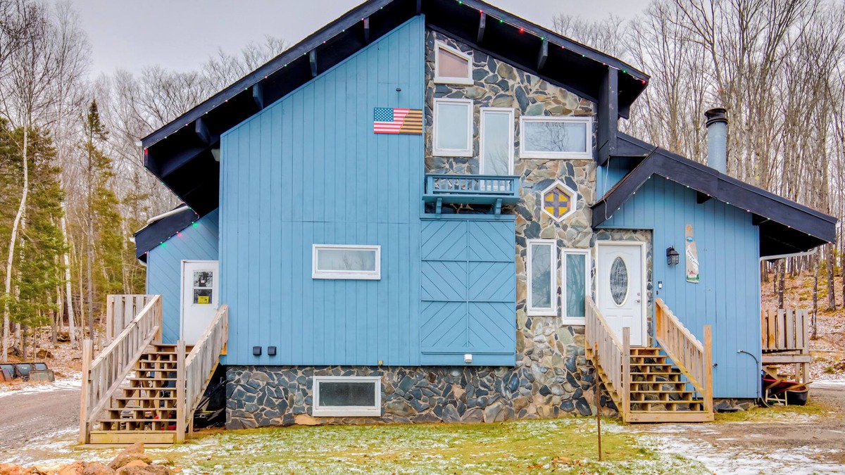 Stambaugh Condo | Iron River Retreat w/Sauna: Walk to Ski Brule!