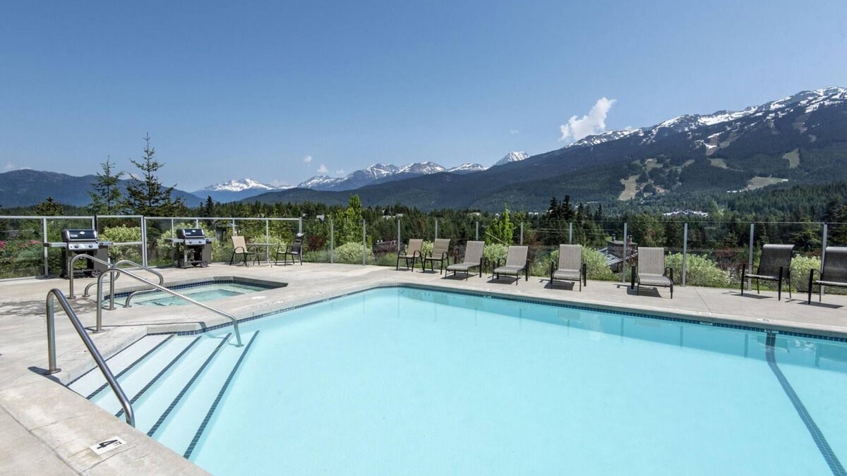 Blueberry Hill Apartment | Ironwoods on Blueberry Hill Whistler