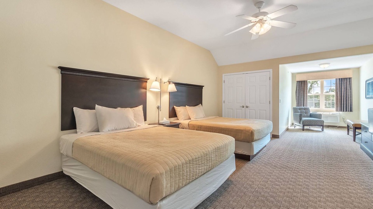 Kelleys Island Hotel | Iroquois Suite at Kelley's Island Venture Resort