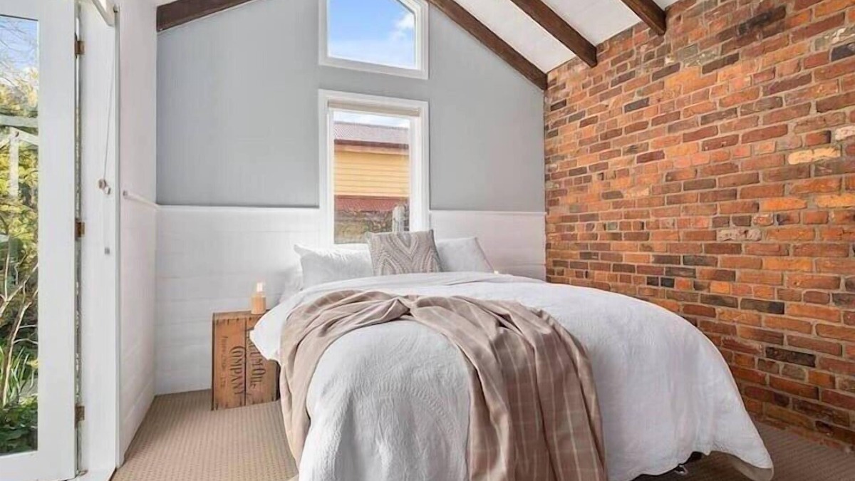 South Hobart House | Irresistible Historic Cottage, Close to the CBD.
