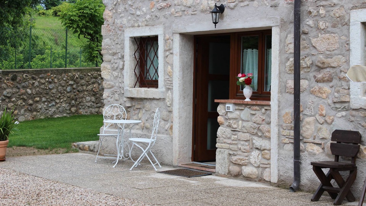 Costermano Apartment | ISABEL COURT tourist inn -apartment 1 for 4 people.