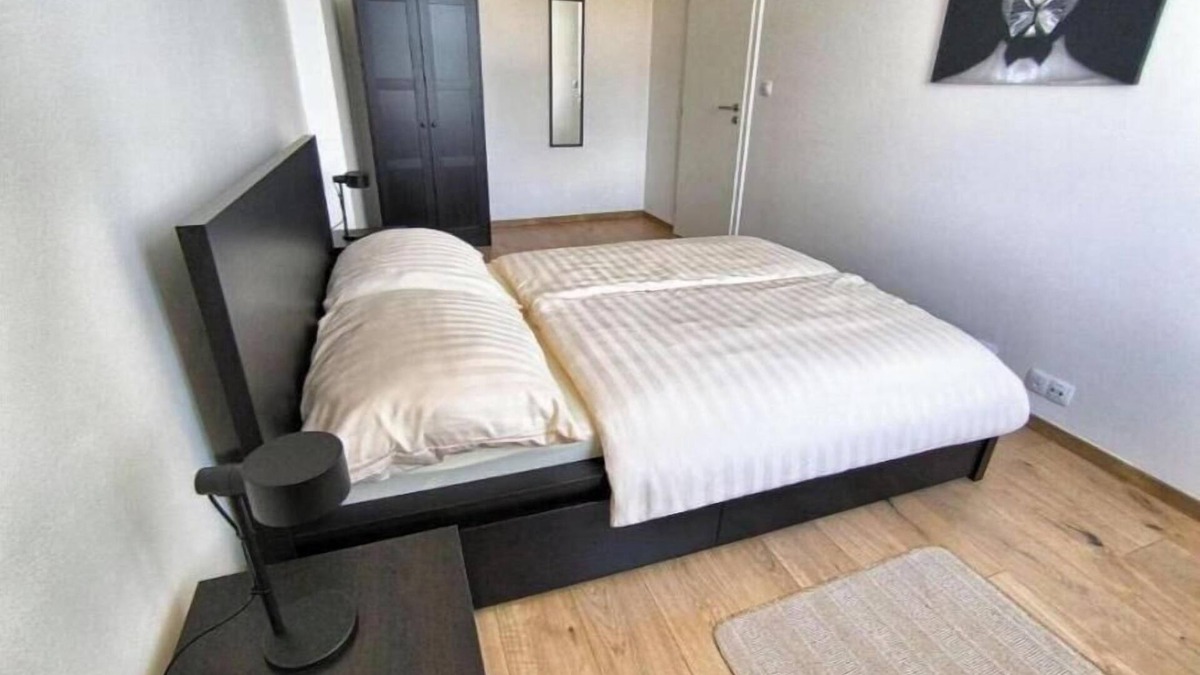 Smichov Apartment | Isabel's Suites 3