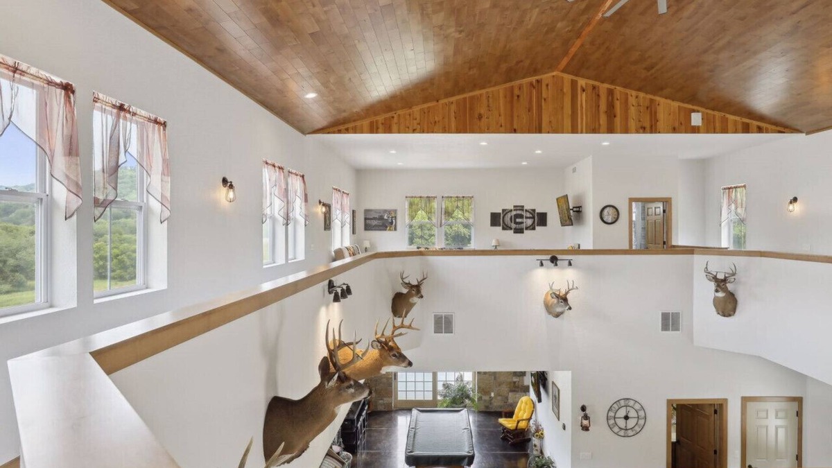 Bay City House | Isabelle Creek Haven - Ultimate Group Getaway