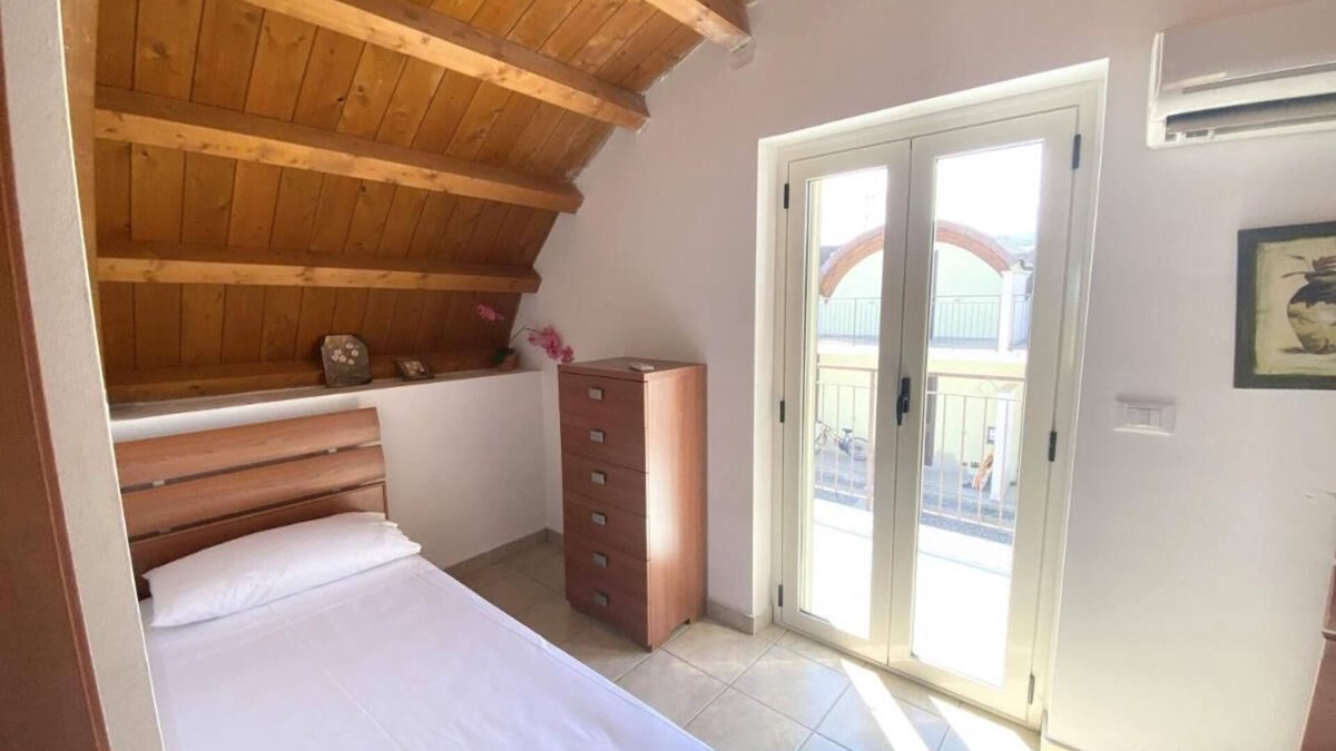 Isca Marina Apartment | isca calabretta apartments m28