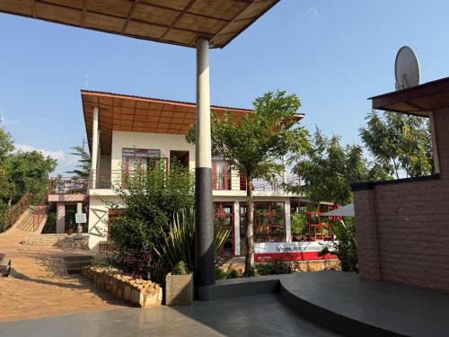 Gitarama House | Ishobe farm stay Experience and Wellness Retreat