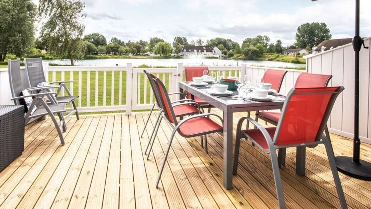South Cerney House | Isis Lakes 40, Casa Angela (P)