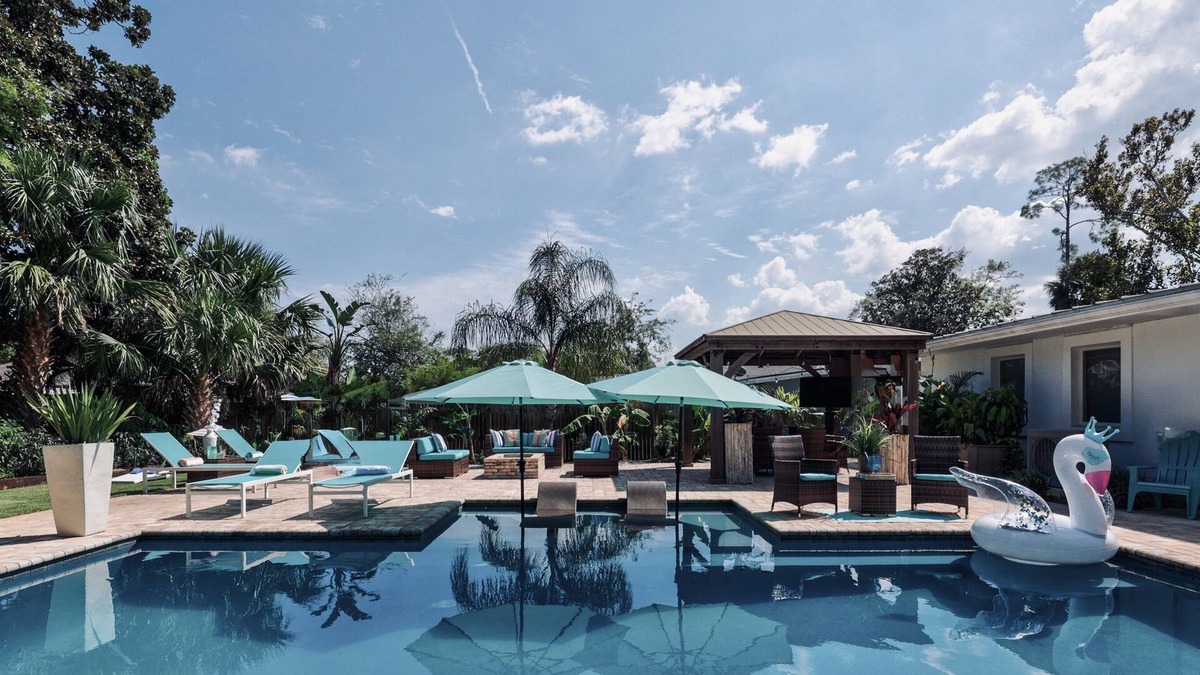 Jacksonville Beach House | Isla's Beach Oasis: Classic Family Beach Oasis with Heated Pool